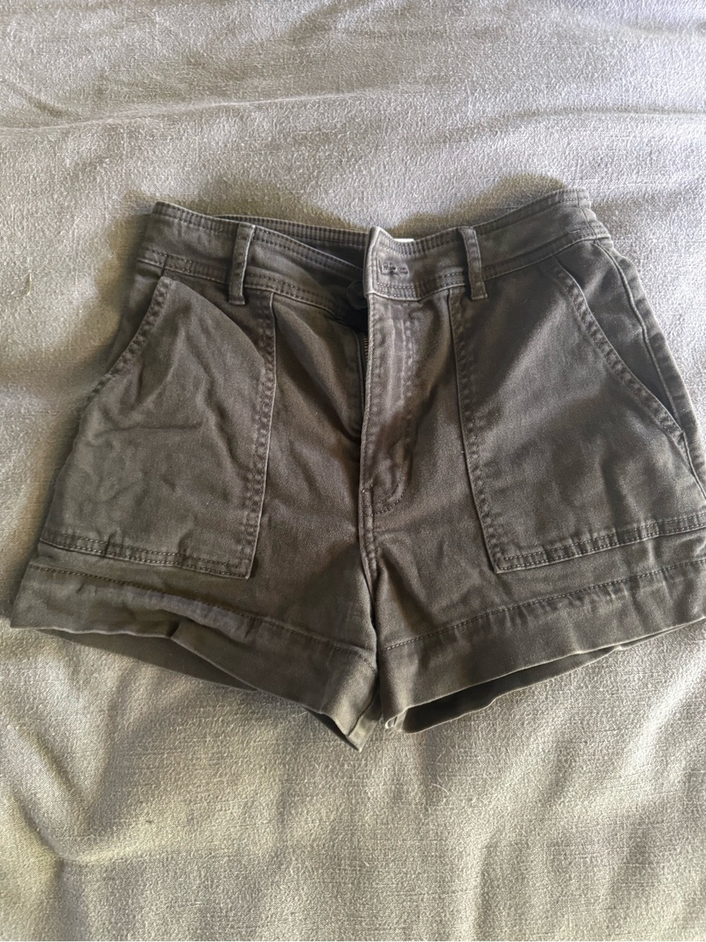 H&M Olive-Green Utility Shorts with Front Patch Pockets